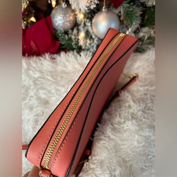 Like new Authentic Michael Kors Crossbody bag - Picture 7 of 9